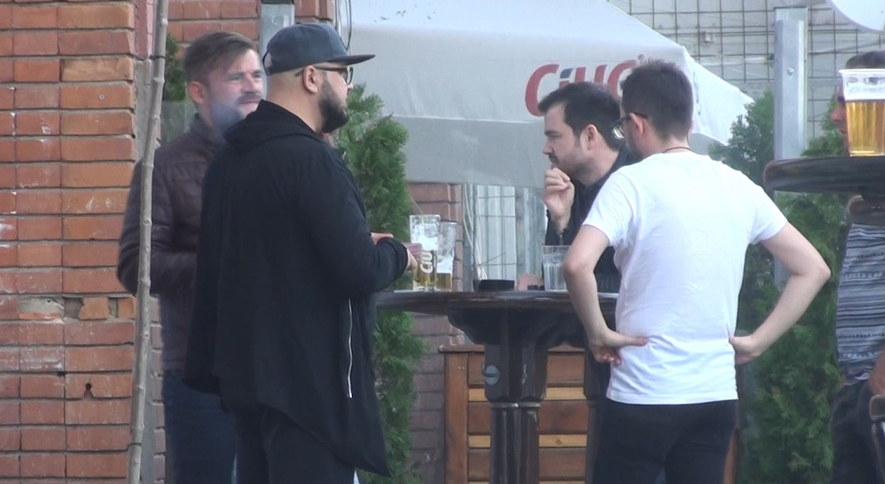 Berea s-a dat peste cap, iar artiștii au plecat la treabă