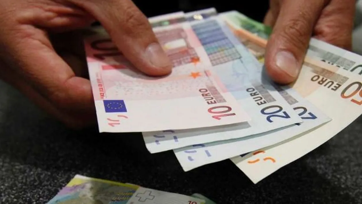 Curs valutar 2 octombrie 2019. Ce se întâmplă cu euro în această dimineață