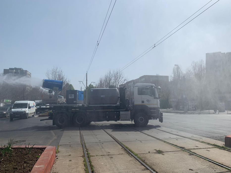 Ultima oră. În Sectorul 3 al Capitalei a început dezinfecția comunitară împotriva coronavirusului | GALERIE FOTO
