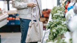 Toți românii trebuie să știe! Ce spune consultantul economic Adrian Negrescu despre plafonarea prețurilor anumitor alimente