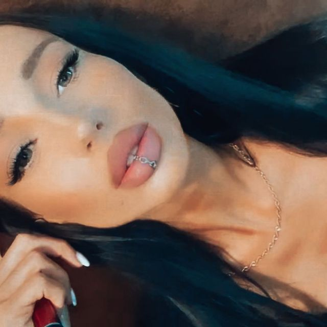 Anutka pozează extrem de sexy/ Sursă foto: Instagram.com