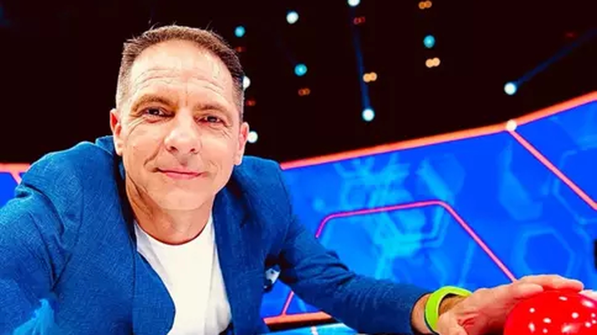 Dan Negru a răbufnit după ce a vizitat un loc istoric din apropierea Castelului Bran: ”Gropi, cabluri dezafectate, gunoaie, pe toate le găsești aici”