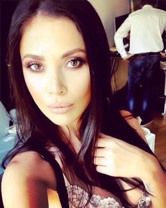Hoții i-au ”vizitat” apartamentul Roxanei Ungureanu în timp ce se ea se răsfăța în piscină