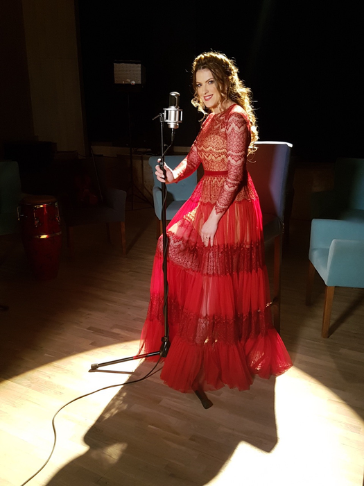 O artistă de muzică populară a făcut anunțul: “Încă o parte importantă din sufletul nostru pleacă…”