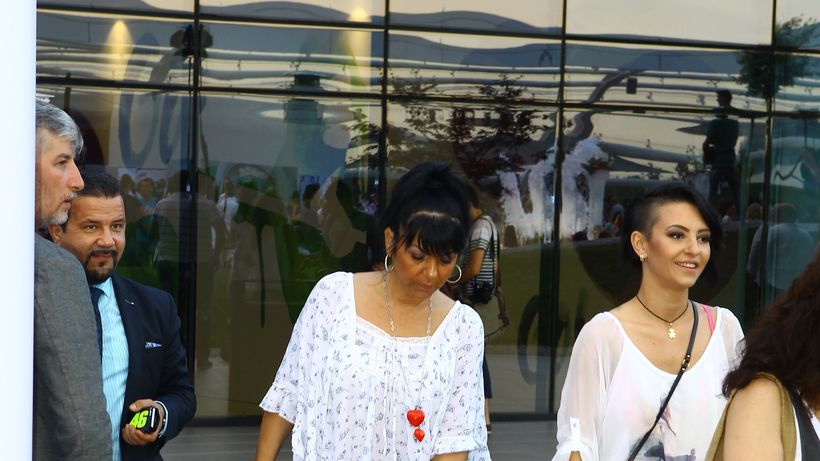 Probleme in Paradis din nou? Giulia si Vlad Huidu s-au impacat, dar tot nu ies impreuna! Vezi cu cine isi petrece solista serile