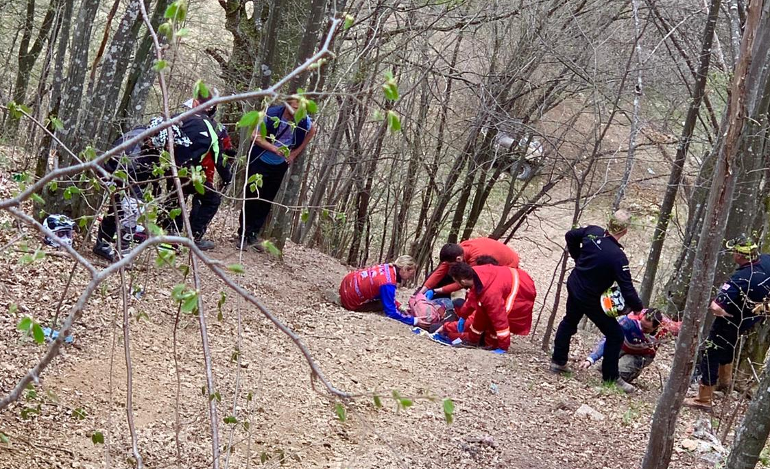 Imagini șocante! O fată de 28 de ani a fost strivită de un ATV, în timpul unei concurs organizat la Cluj, chiar sub ochii soțului ei!