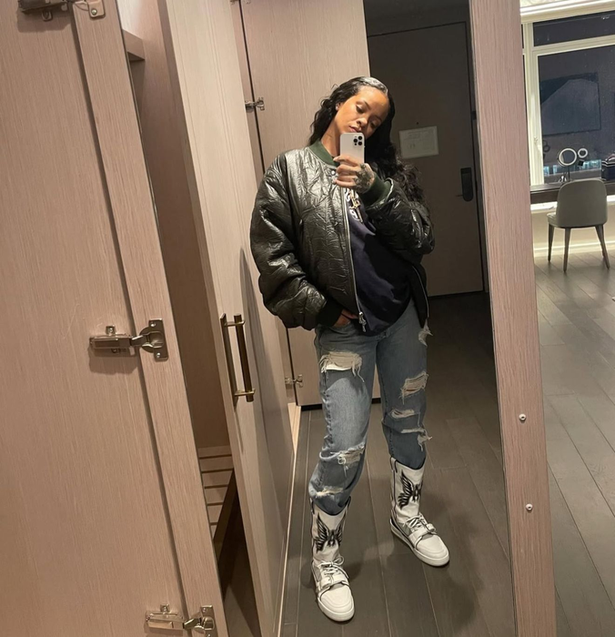 Rihanna a născut. sursă - social media