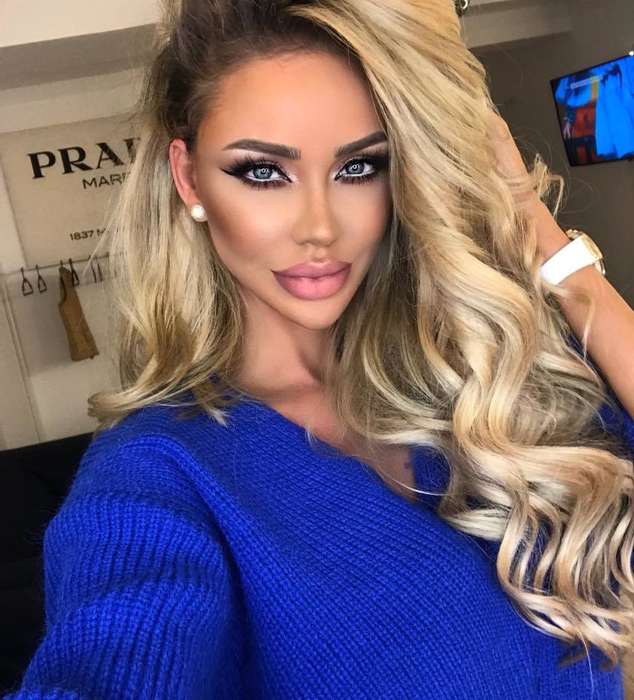 Bianca Drăguşanu a “rupt“ Internetul cu aceste imagini! Într-o pereche de pantaloni minusculi, vedeta se antrenează intens…alături de Sofia: “Înviorarea de dimineaţă”