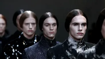 A trecut era barbatilor macho! Sunt preferati cei efeminati