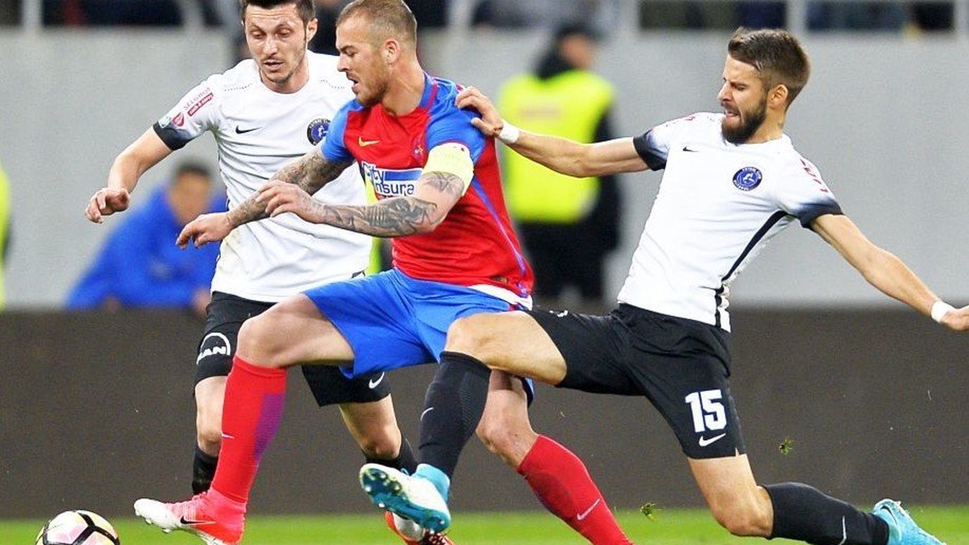 (P) Cele mai noi pariuri: Cine va fi campioană în Liga 1 sezonul viitor? Se califică Steaua şi Viitorul în Liga Campionilor?