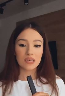 Mimi, una dintre cele mai cunoscute vloggerițe din România