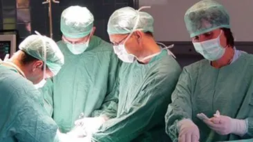 Un tanar a murit, iar altul a ajuns la spital dupa ce au fost injunghiati de un barbat in timp ce se intorceau de la discoteca!