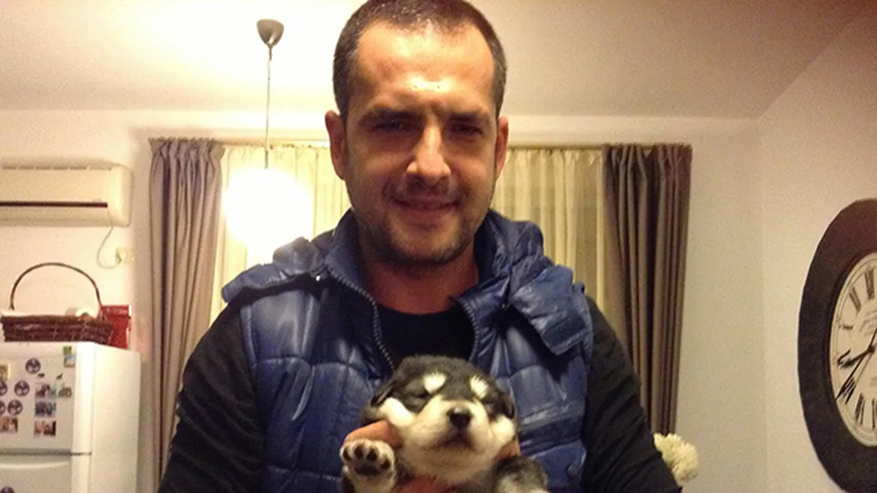 Pradat de hoti, un cunoscut prezentator TV de la noi si-a transformat casa in FORTAREATA si isi ia PISTOL