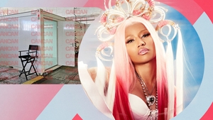 CANCAN.RO a intrat în culcușul vedetei dispărute de la festivalul SAGA! Ce o aștepta pe Nicki Minaj dacă venea în România! + Haine la uscat, pamperși și lego