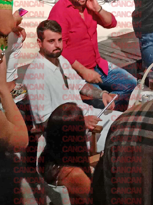 Adrian Mititelu jr. a privit de departe spectacolul de pe scenă