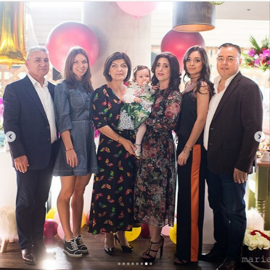 Simona Halep are un frate care a avut și el o carieră în tenis. Uite cum arată Nicolae Halep și ce familie frumoasă are