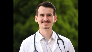 Familia lui Emanuel Mirel Luca, medicul rezident de 28 de ani găsit mort în casă, declarații cutremurătoare: ”Mi-am dat copilul jertfă sistemului sanitar din România!”