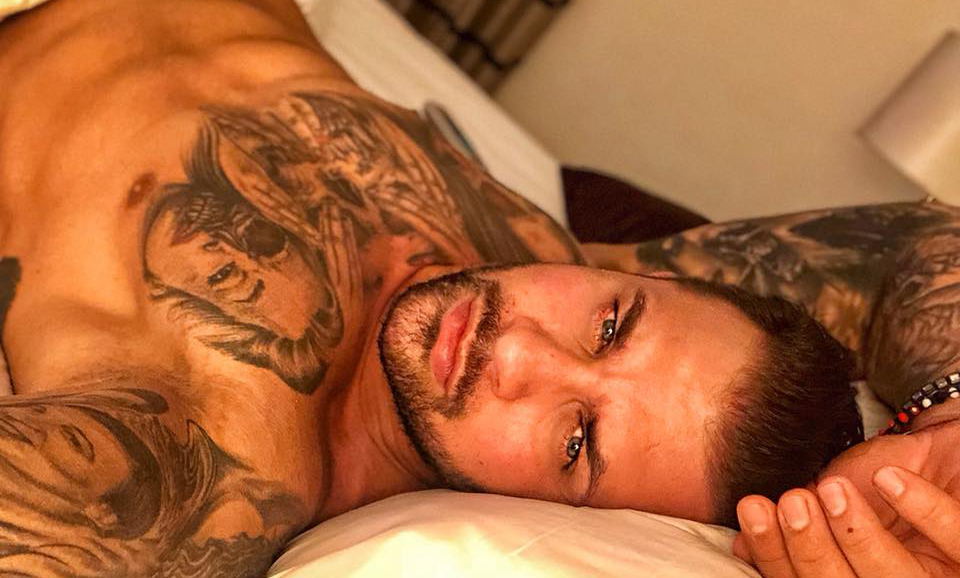 Alex Bodi își face un nou tatuaj după despărțirea de Bianca Drăgușanu
