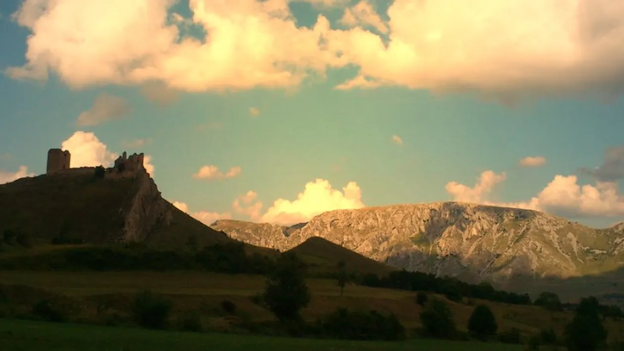 Locul din Romania unde soarele rasare de 2 ori. Cum este posibil