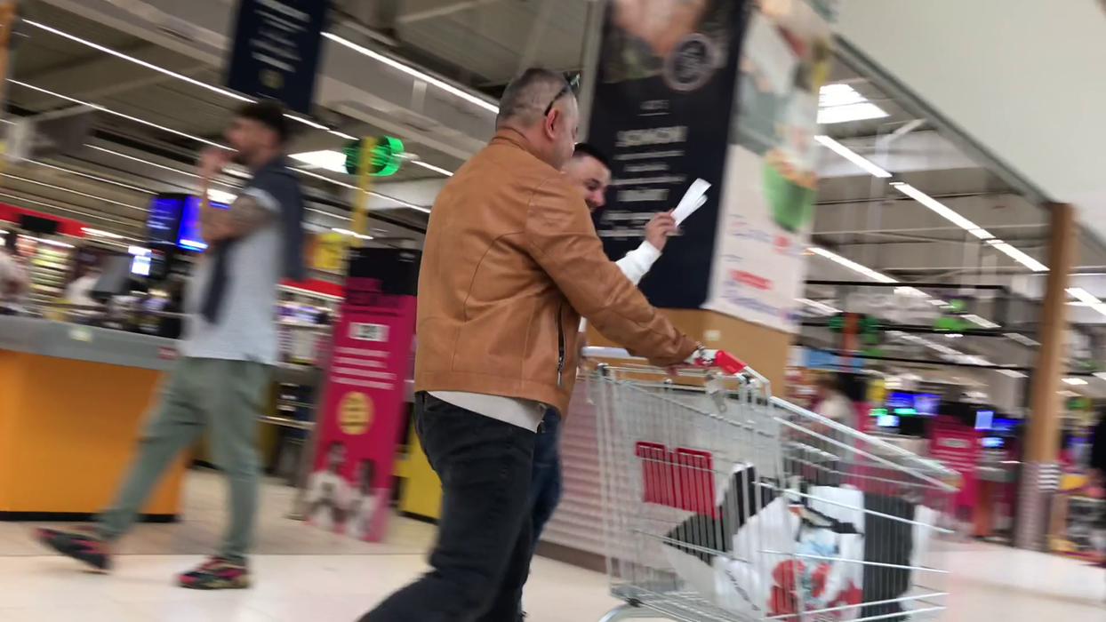 Bonul de cumpărături, plasat - strategic - în coșul cu produse