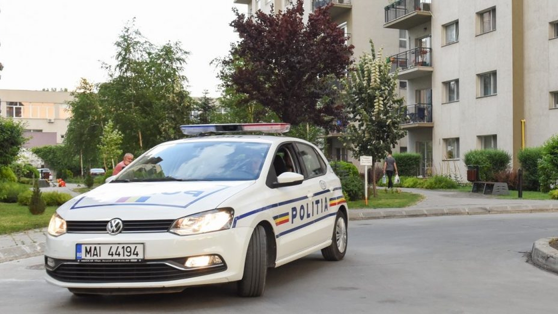 Șmecheraș de cartier către un polițist: „Sclavule, îți trag un cap în gură”. Ce a pățit huliganul ieșean după un proces-maraton