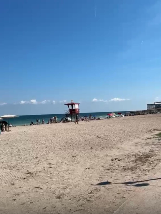 Vama Veche, ca în mijlocul verii pe 19 septembrie! Turiștii fac plajă și baie, iar apa e ca în Grecia