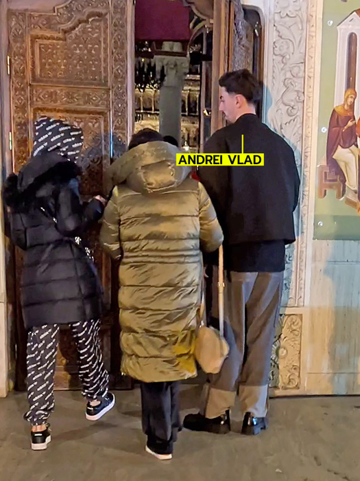 Andrei Vlad lasa, mai întâi, femeile să intre în biserică