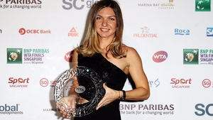 Dialog spumos între 2 comentatori maghiari, după ce au uitat microfonul deschis la meciul Copil-Federer: “Silicoane, Halep, minunate!”