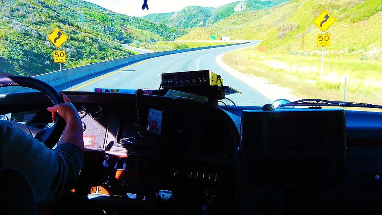 Ce a pățit un șofer de TIR român care a parcat lângă doi ucraineni la Berlin: „Mi s-a făcut pielea de găină”