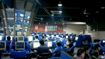 Partidul Comunist din China a interzis site-urile Twitter, Facebook si Youtube