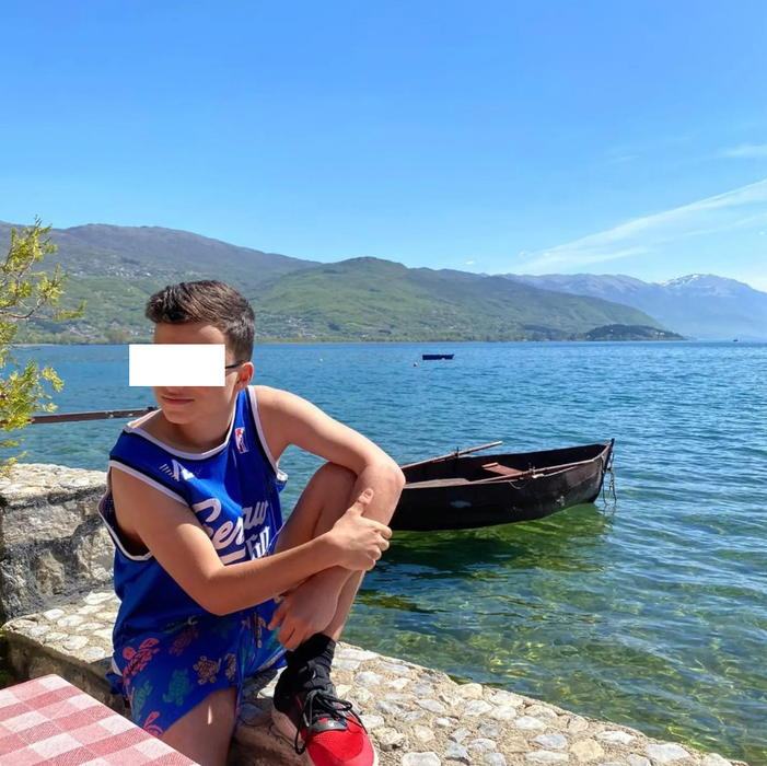 Maximus, fiul cel mare al vedetei, va împlini în toamnă 18 ani foto: facebook