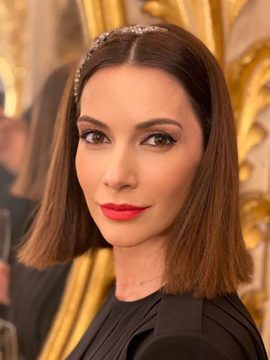 Andreea Berecleanu a pozat goală în cadă. Imaginea cu prezentatoarea Observatorului, pusă sub lupă de cârcotași