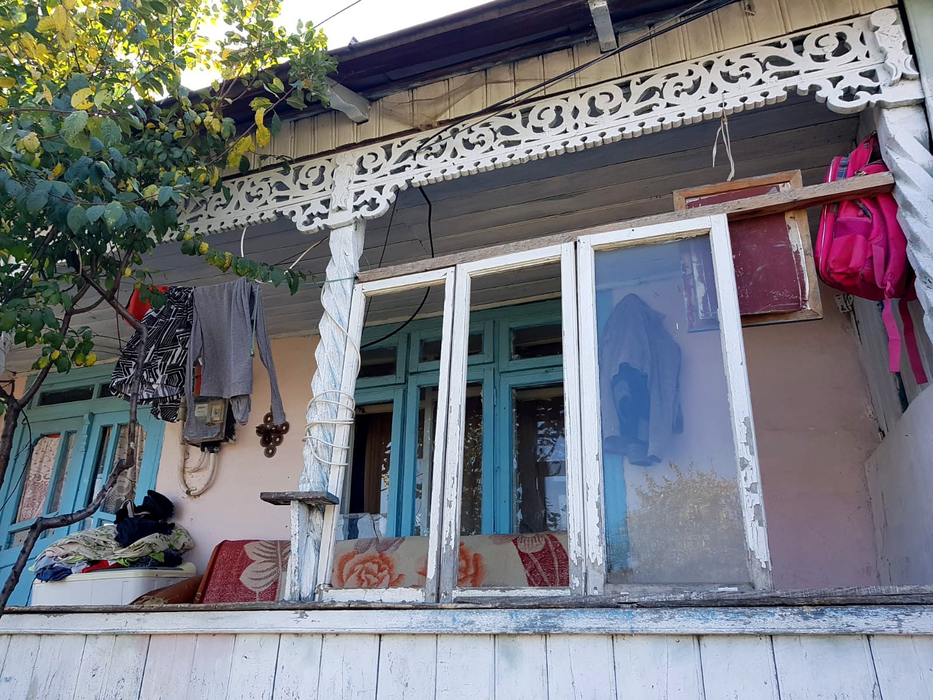 Drama fetiței din Vaslui care merge flămândă la școală a impresionat o țară întreagă! Cine s-a oferit să ajute familia Pruteanu