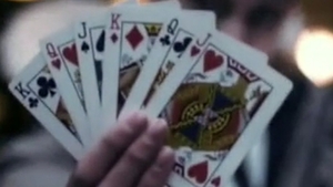 N-ai cum sa nu ramai prost!!! Cel mai tare truc din lume e chiar aici - O sa-l dai la toti prietenii pe Facebook dupa ce te uiti la imaginile astea! Cel mai tare magician din lume stie deja ce carte o sa alegi