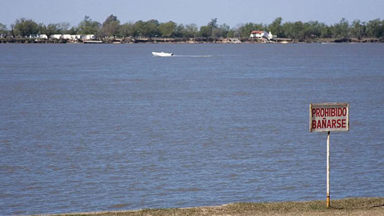 Au fost atacati! Si-au dorit sa isi petreaca Craciunul racorindu-se intr-un rau, insa au avut parte de momente groznice