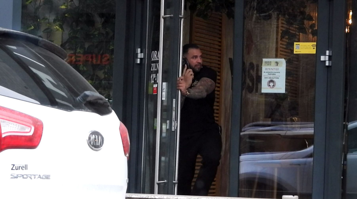 Alex Bodi a ieșit din restaurant, deranjat de un telefon