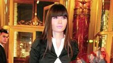 Elena Basescu a terminat masteratul cu nota 10