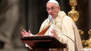 Papa Francisc: Crăciunul a fost luat ”ostatic” de materialism