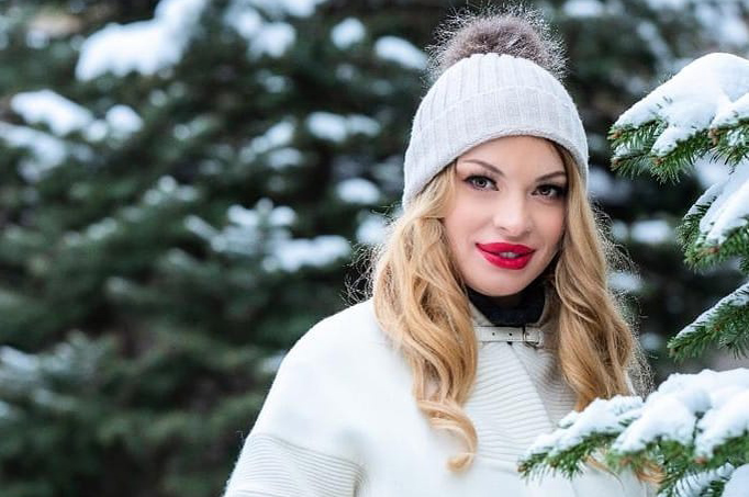 Valentina Pelinel s-a iubit cu un bătrânel de 70 de ani. „5 ani am fost cu el, mi-a adus ?”
