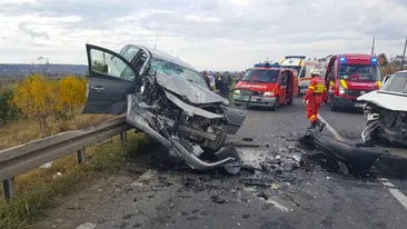 Tragedie în Suceava! Un bărbat a murit, o femeie a fost rănită! Trei mașini s-au ciocnit