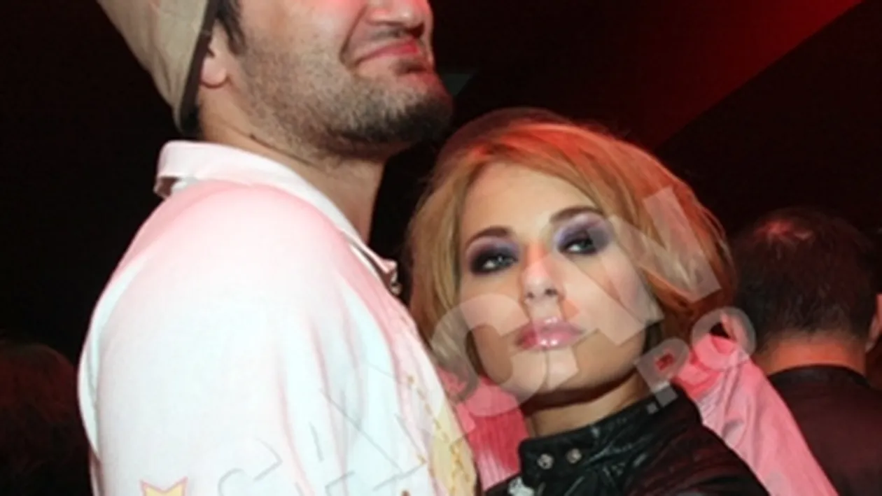 Smiley despre Laura Cosoi: Pentru mine arata bine, e blonda, are ochii albastri si este alaturi de mine in fiecare zi