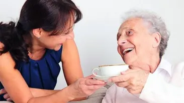 După 20 de ani în care a lucrat ca badantă în Italia, o româncă s-a pensionat. Ireal ce pensie lunară primește pentru cele două decenii de muncă