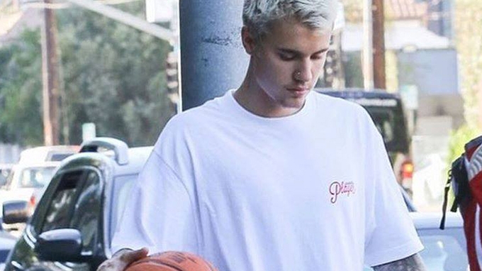 Nimeni nu mai întelege nimic! Care au fost primele fotografii postate de JUSTIN BIEBER azi pe Instagram, după ce şi-a reactivat contul!