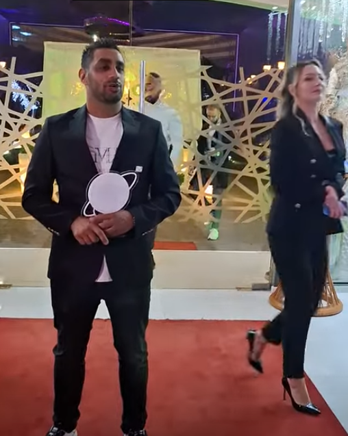 Bănel Nicoliță s-a afișat alături de iubita lui/ Sursa foto: Captură video Youtube