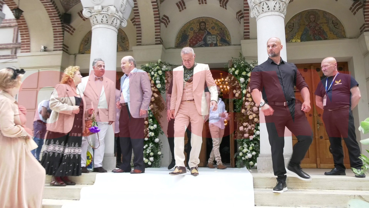 Gigi Becali a fost naș cu jumătate de normă la cununia religioasă a fiicei fostului selecționer, Anghel Iordănescu (Foto: CANCAN.RO)