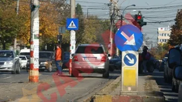 Kaiserul incalca regulile de circulatie!