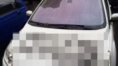 Un bucureştean a parcat pe trecerea de pietoni şi s-a dus să-şi rezolve treburile. Când s-a întos, s-a luat cu mâinile de cap
