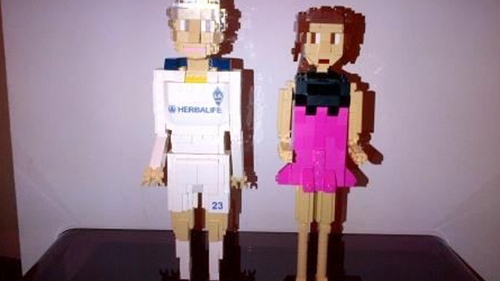 David si Victoria Beckham si-au facut figurine din Lego dupa chipul si asemanarea lor