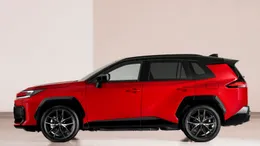 Un român a mers ani de zile cu o Toyota hibrid, dar nu i-a făcut niciun schimb de ulei: „Am crezut că e electrică”