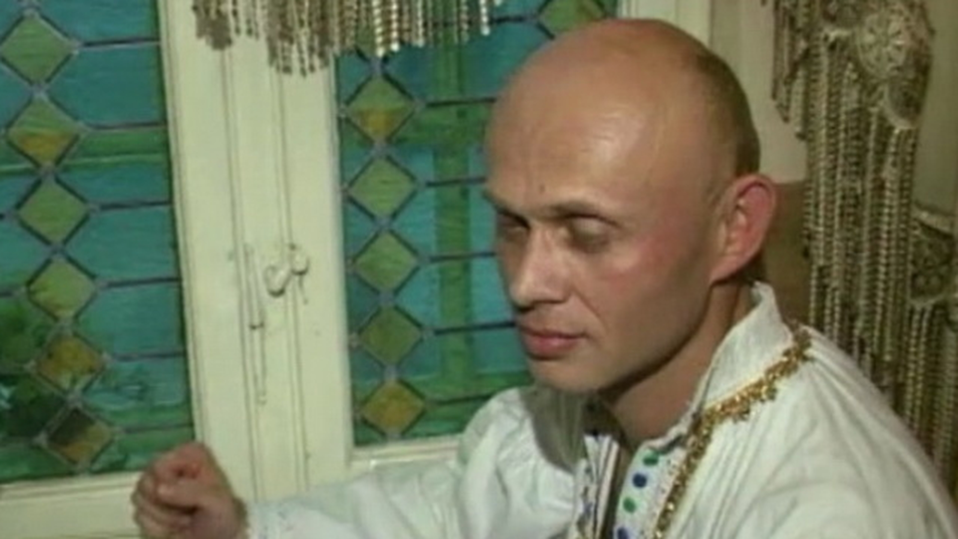 E gay? Un cantaret de muzica populara spune ca a terminat-o cu femeile. "Nu le mai vreau in viata mea"